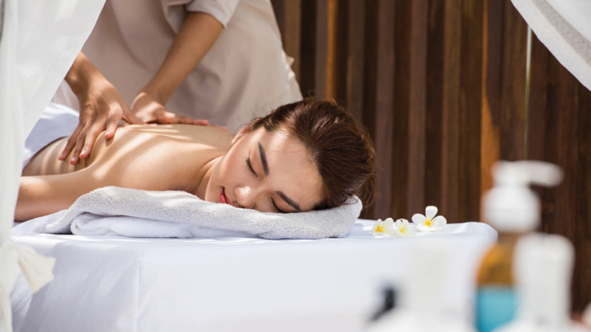 Phòng và Dịch Vụ Spa Trọn Gói